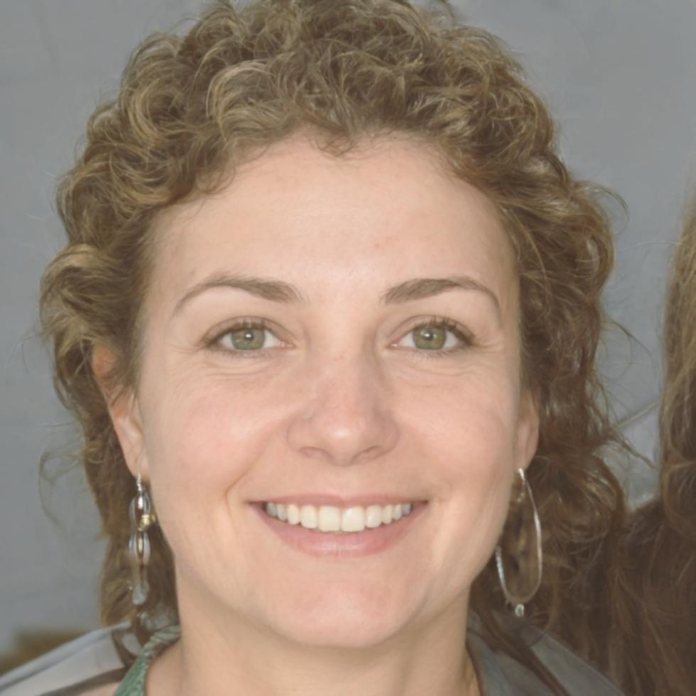 Linnea Foss headshot